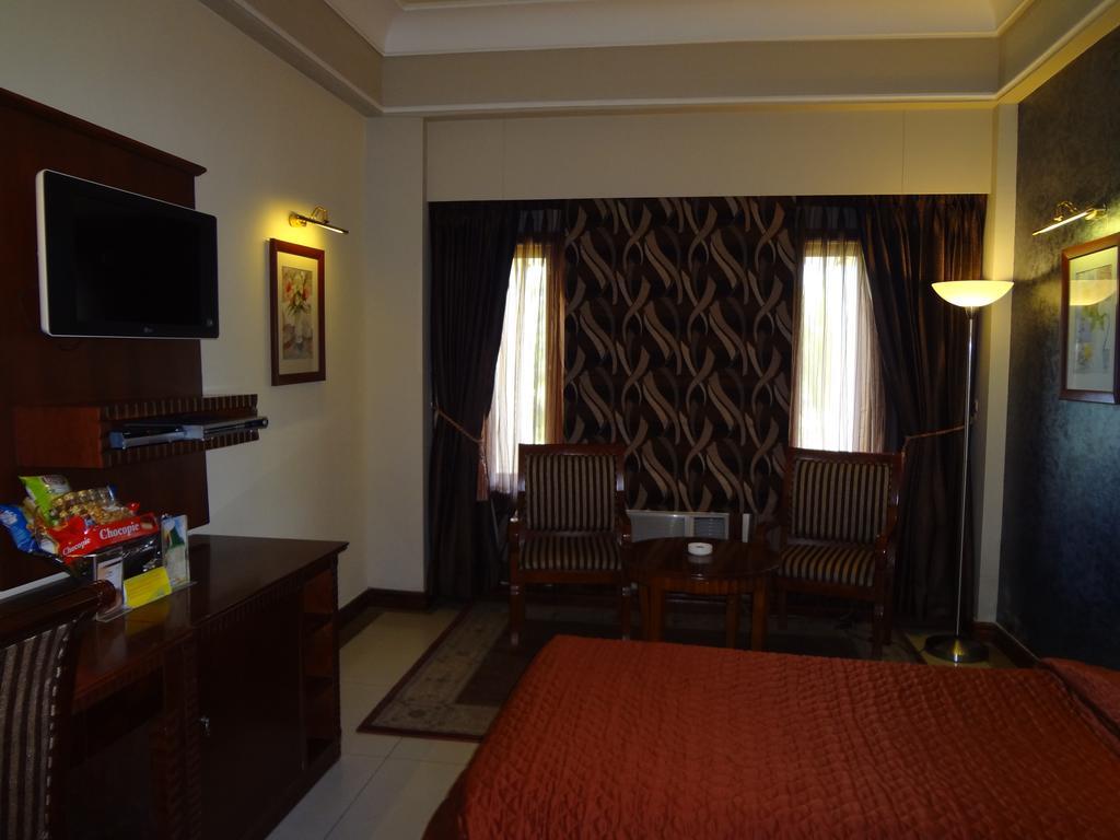 Hotel Suryansh Bhubaneswar Exterior photo